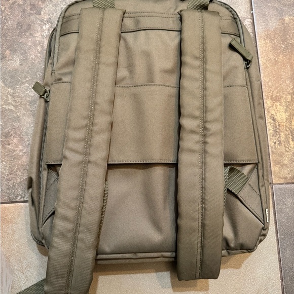 Bèis Expandable Backpack. - Picture 6 of 12